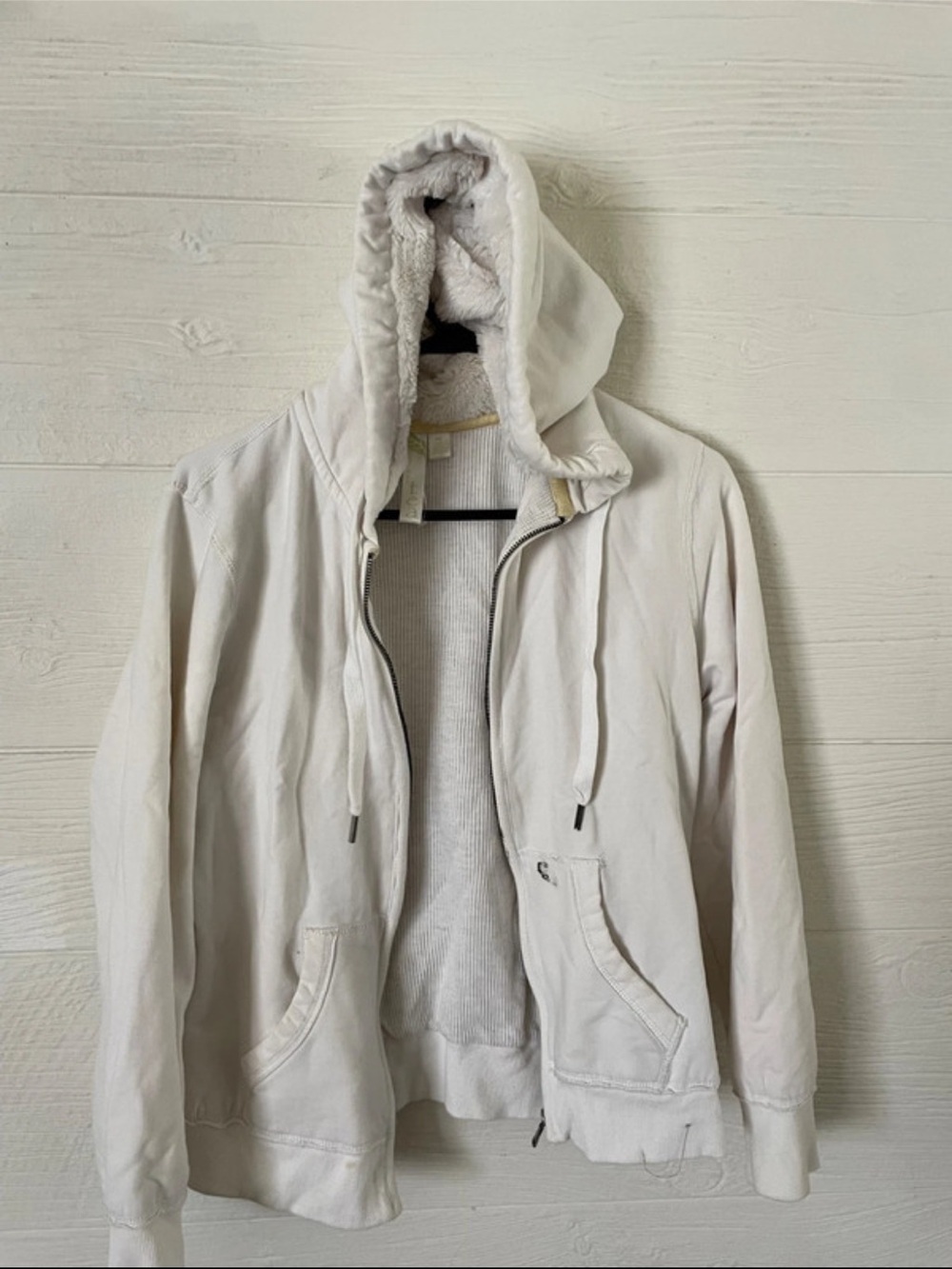 GreenTea women’s Off-White Hooded Zip Jacket